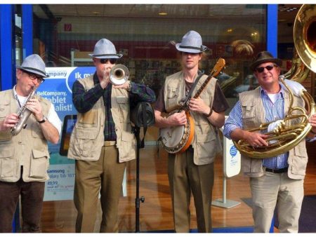 Boek het Boswachters Dixieland Looporkest voor een onvergetelijk evenement. Breed repertoire, flexibele bezetting. Swingend of ontspannen, het perfecte geluid voor uw feest!